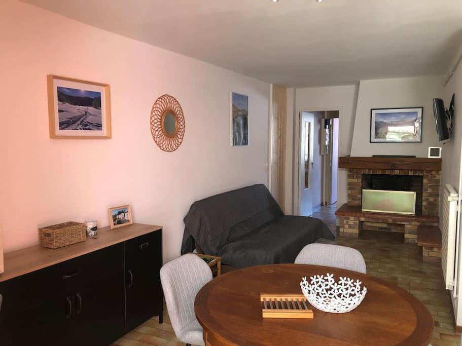 Joli Appartement Avec Terrasse Et Jardin - Vue Sur Montagne Bagnères-de-Bigorre Εξωτερικό φωτογραφία